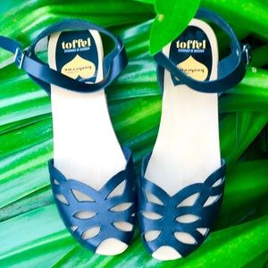 Anthropologie Swedish Hasbeens Ornament Clogs